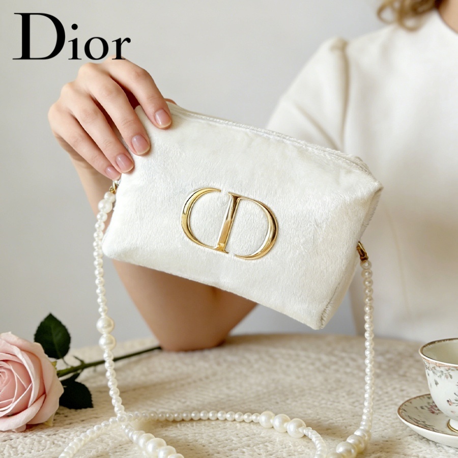 Dior’s Bag White Velvet Travel - огляд і ціна Women Fashion Logo