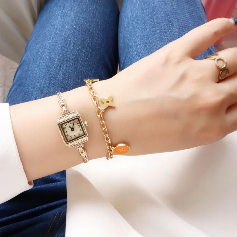 Delicate and light luxury Vint - огляд і ціна Women'S Fashion Digital Watch